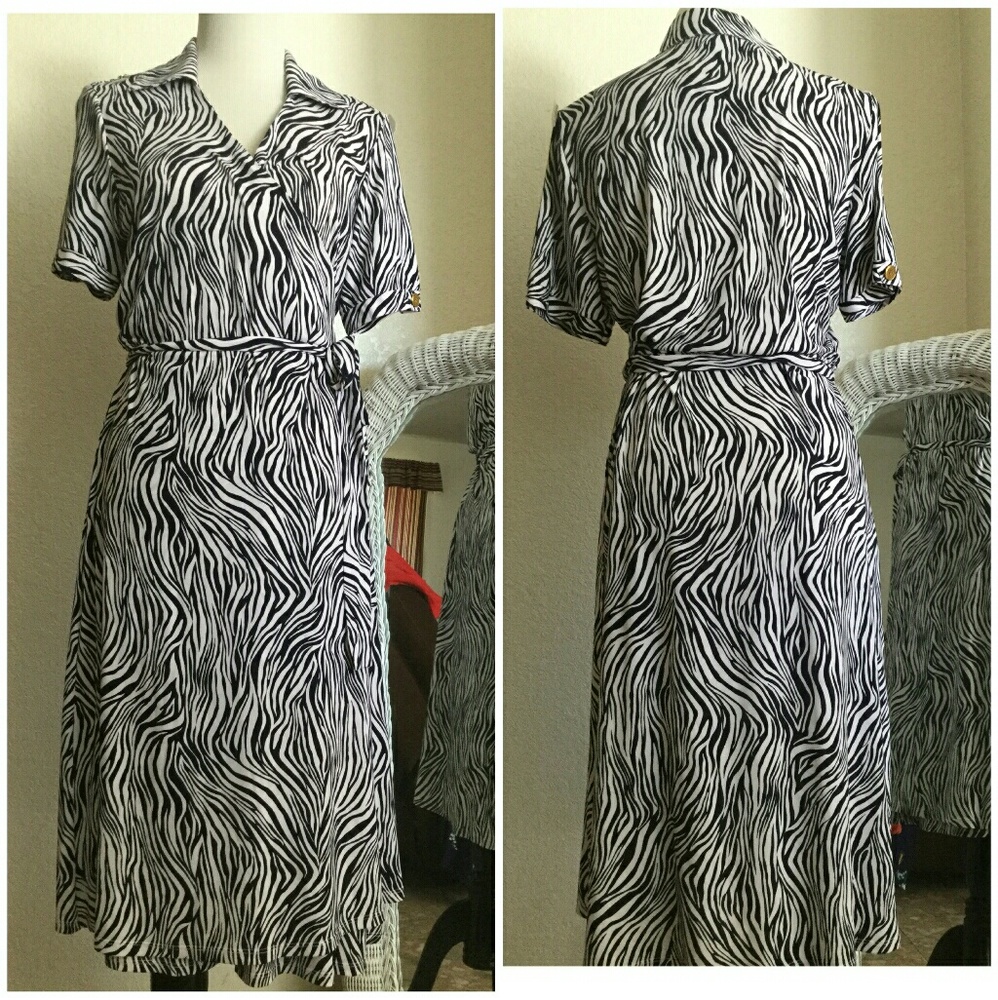 Tara Ryan Navy/white wrap dress Size L